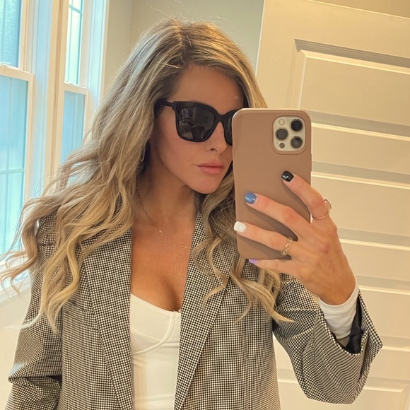 Meet your Posher, Sarah - Picture 1 of 1